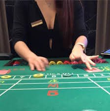 Live casino dengan dealer asli tersedia 24 jam di cihuy88